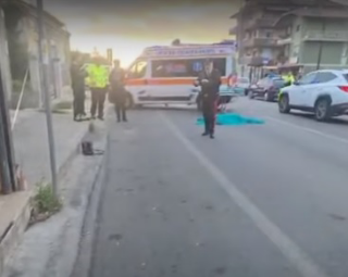 Travolta all’alba da un’auto pirata, morta 58enne di Campli